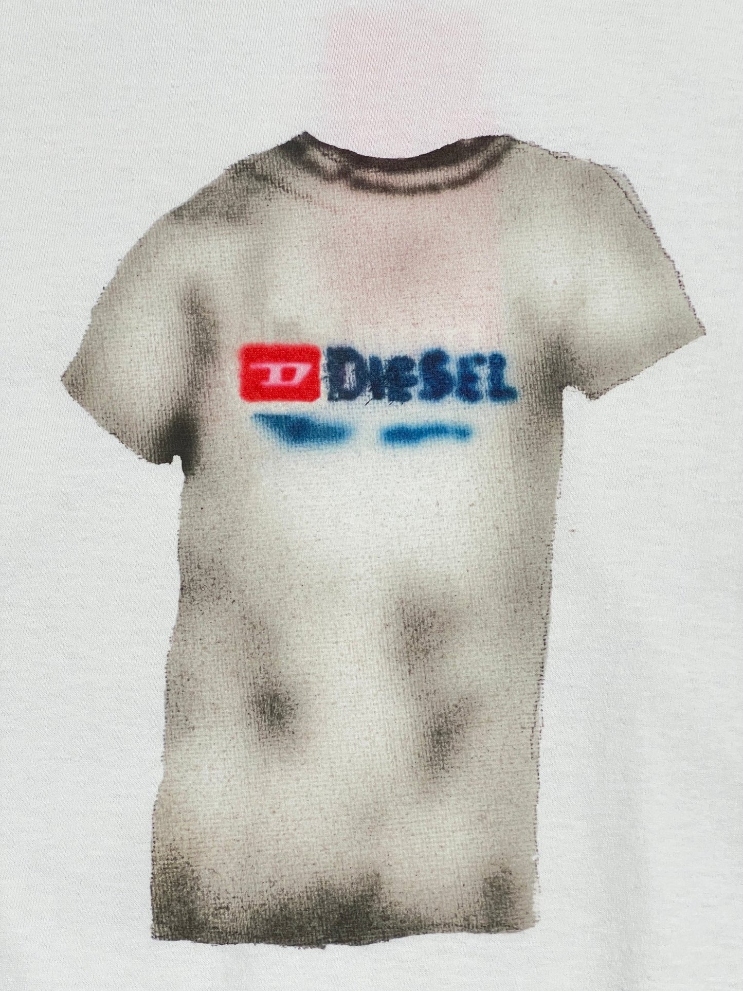 Graphic DIESEL T-BOXT-N12 T-SHIRT WHITE with a digital print of a YouTube-inspired logo and simulated body contours design.