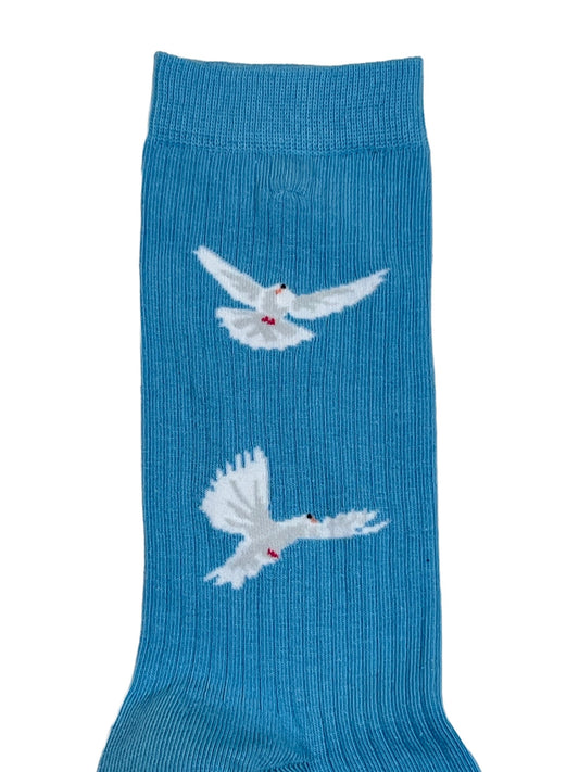 A pair of 3.PARADIS FREEDOM DOVES SOCKS SKY BLUE with white doves on them.