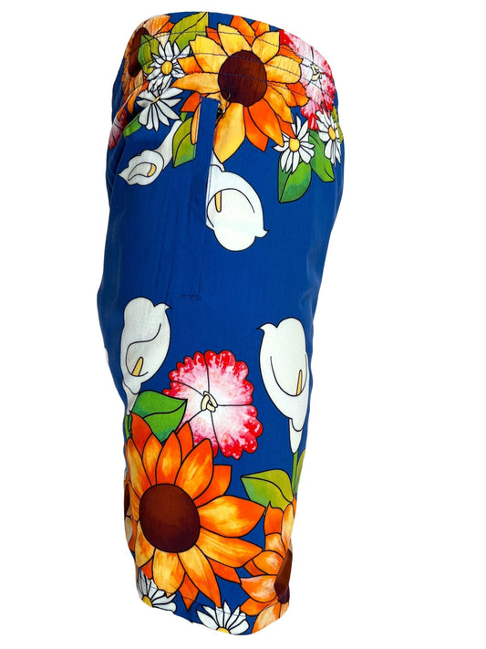 A PLEASURES HEART SHORT BLUE/BLUE with sunflowers and birds on it, featuring a floral print.