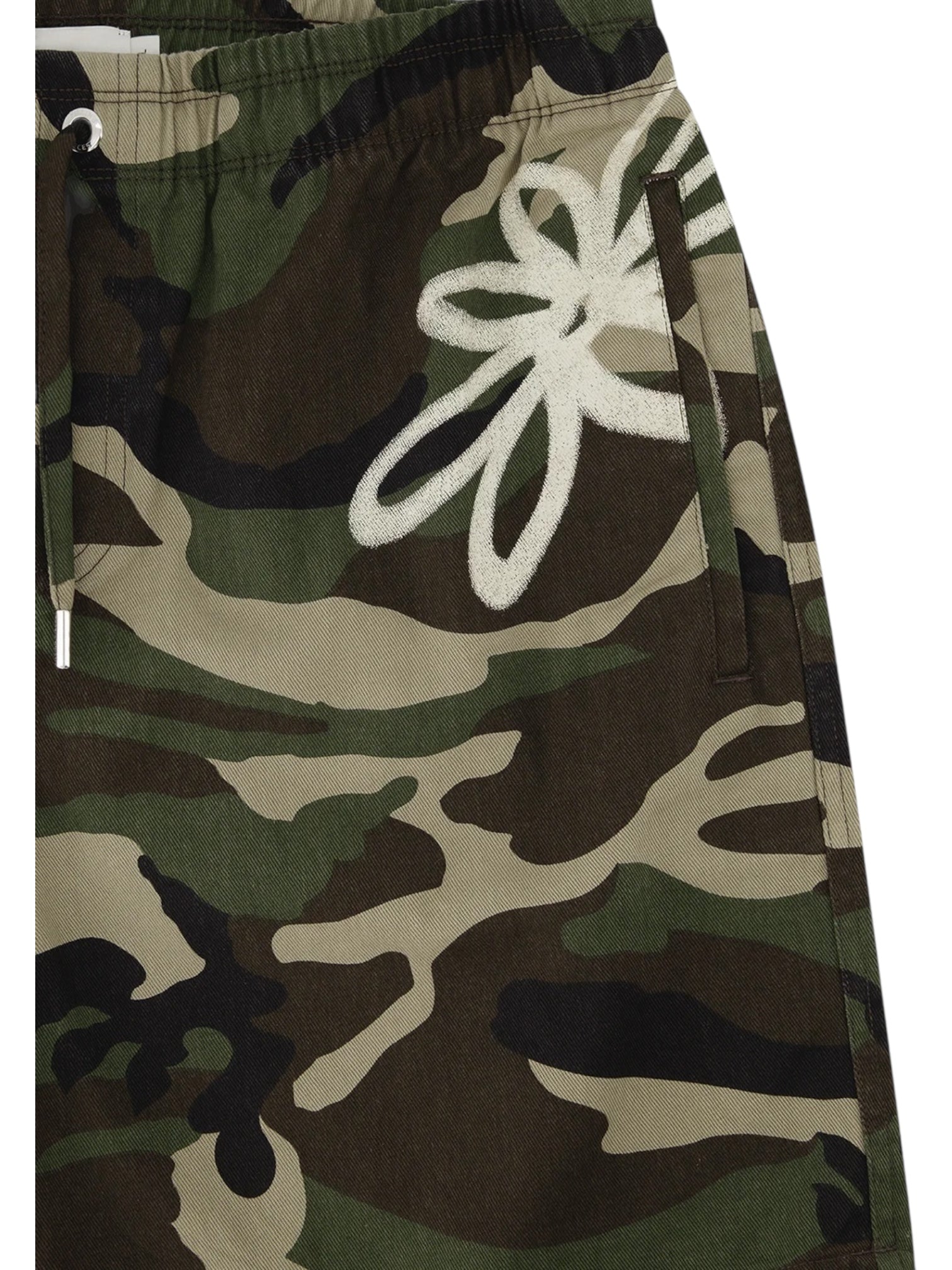 Close-up of the Filling Pieces Flower Shorts Camo by FILLING PIECES, showcasing a green and brown camouflage pattern with a white embroidered flower near the pocket.