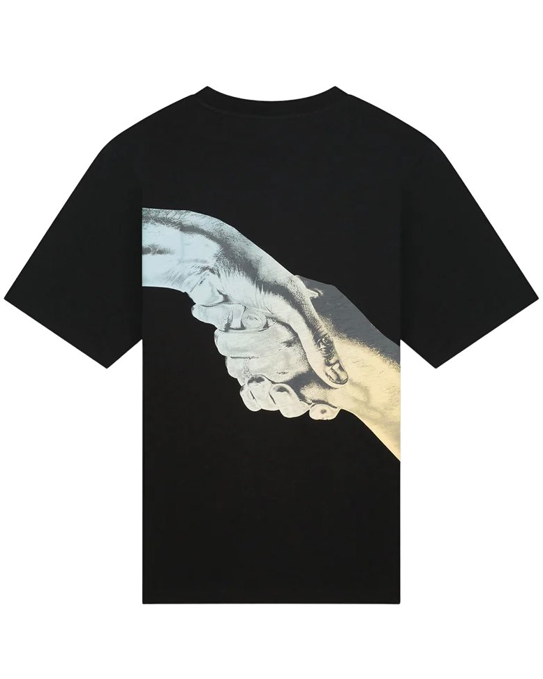 FILLING PIECES GRADIENT HANDSHAKE T-SHIRT BLACK, crafted from organic cotton, featuring a graphic of two hands touching fingertips on the back, in a style reminiscent of Michelangelo's "The Creation of Adam.