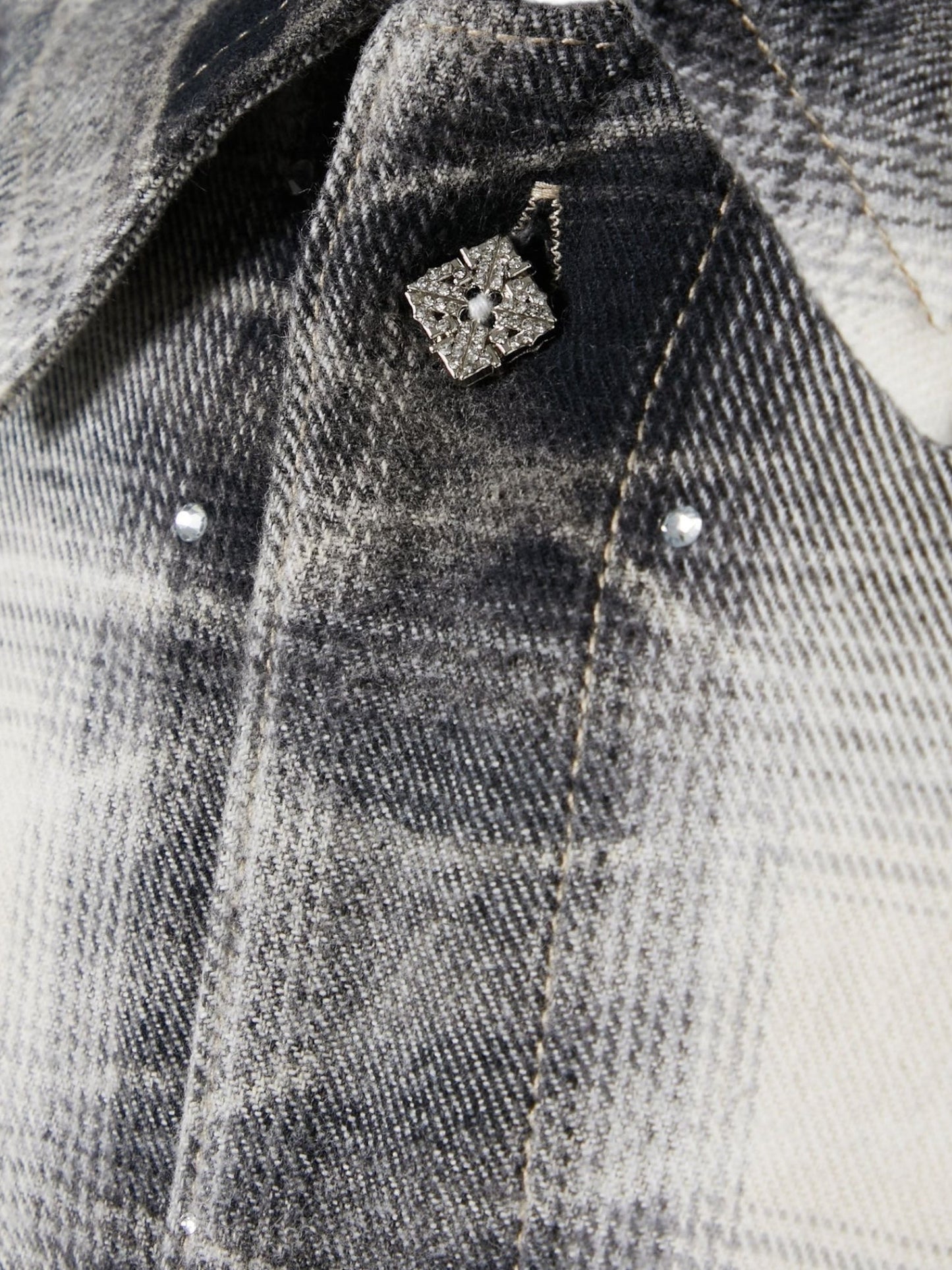 Guapi Cloud Grey Cross Flannel