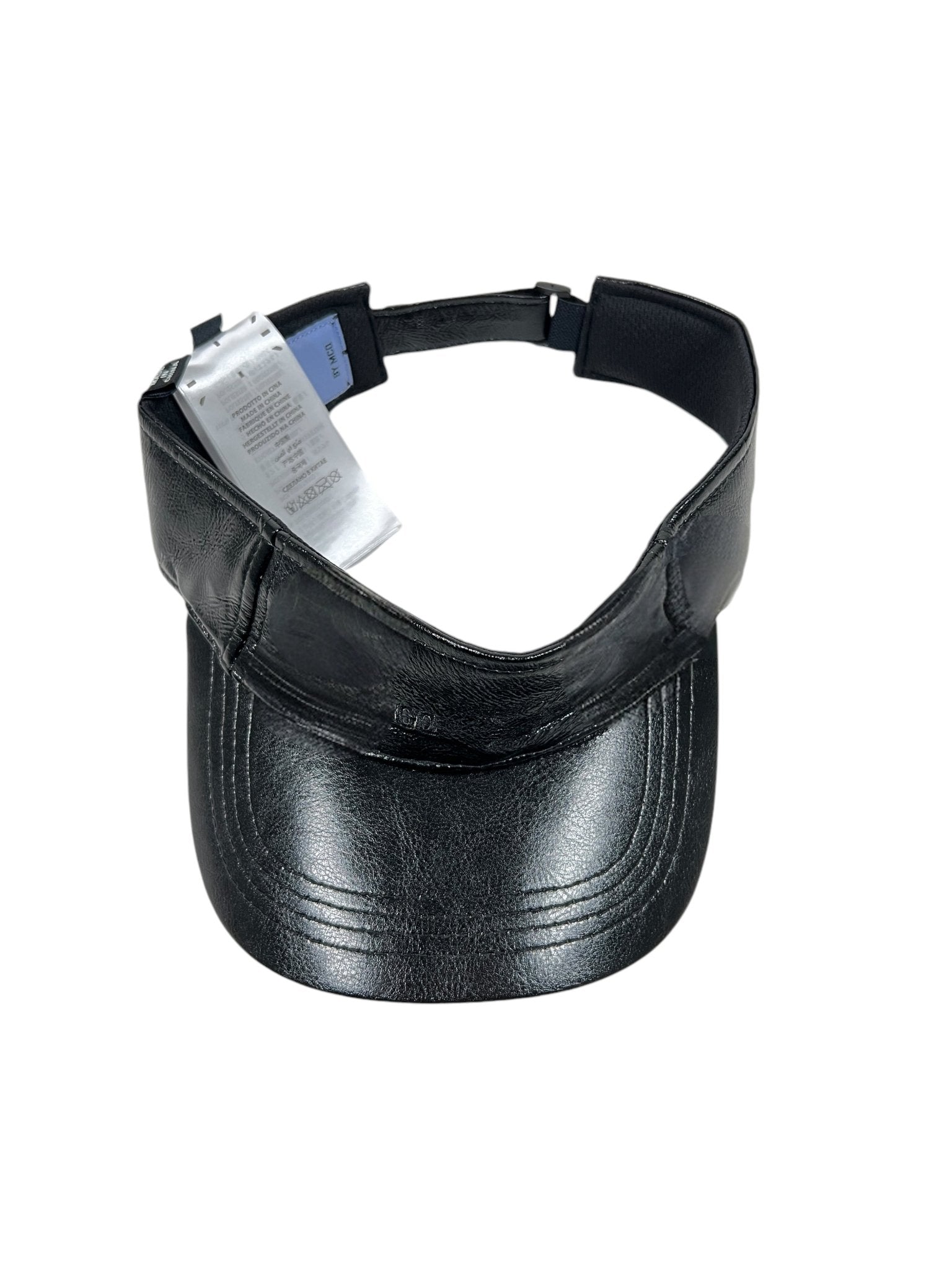 The McQ By McQueen 692287Rgc96 Handsy Visor in black features an adjustable strap and sleek tag.