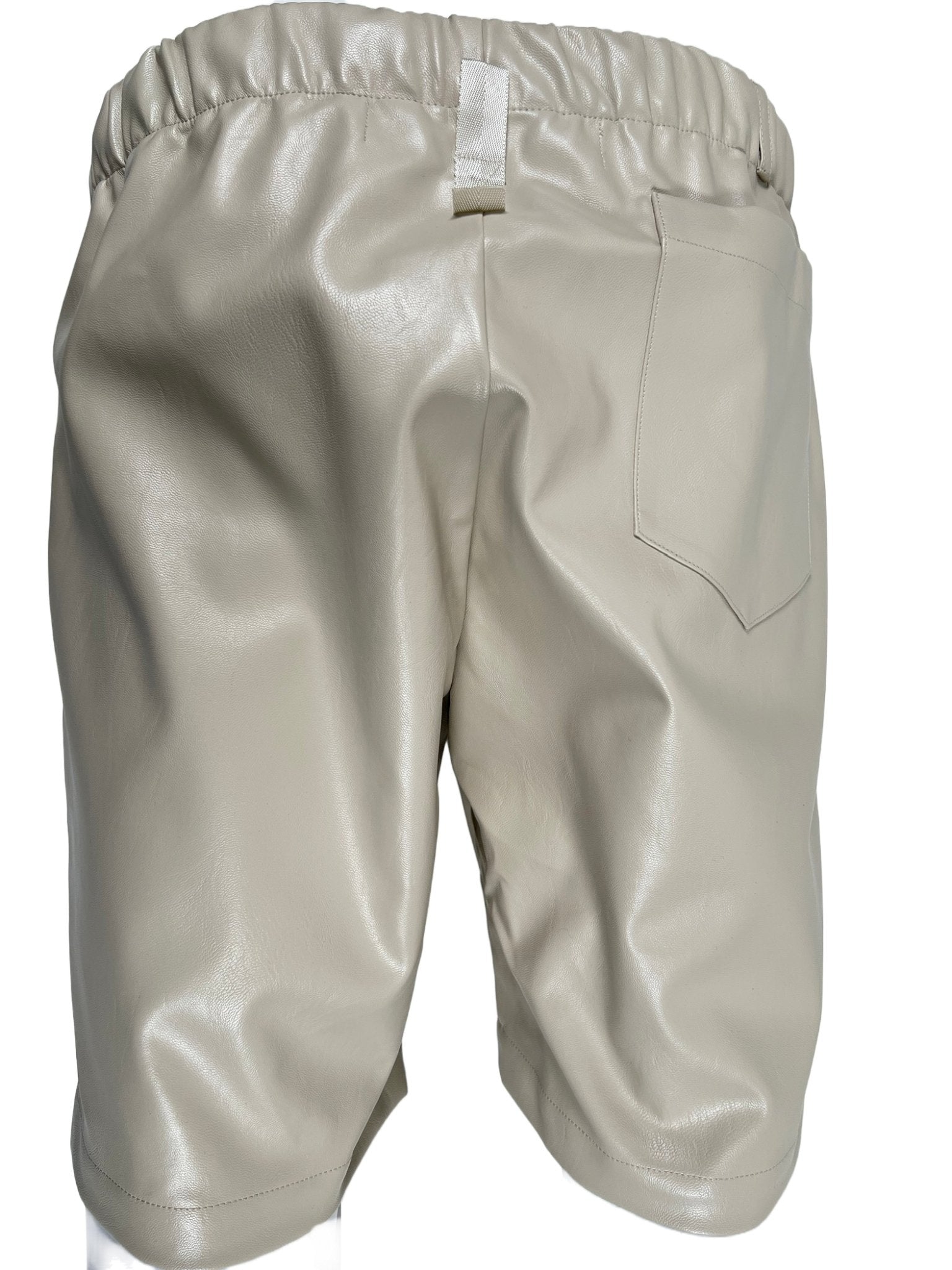 Experience the ideal fit with our ADVISORY BOARD CRYSTALS shorts, a chic pair of Feldspar Ecru faux leather work shorts that seamlessly combine comfort and elegance.