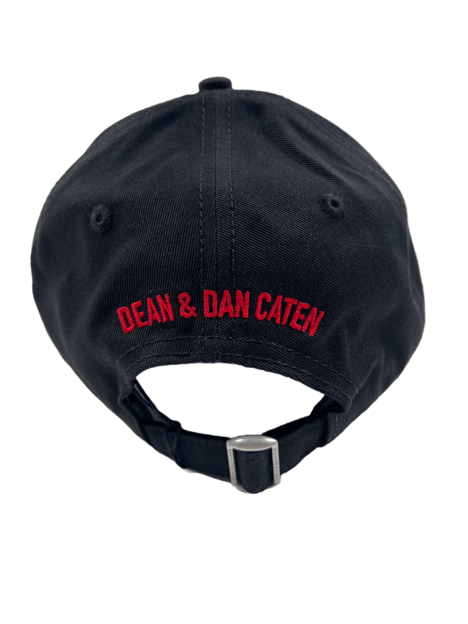 A black embroidered hat with the words DSQUARED2 BCM0624 D2 PATCH CAP GABARDINE from DSQUARED2 on it.