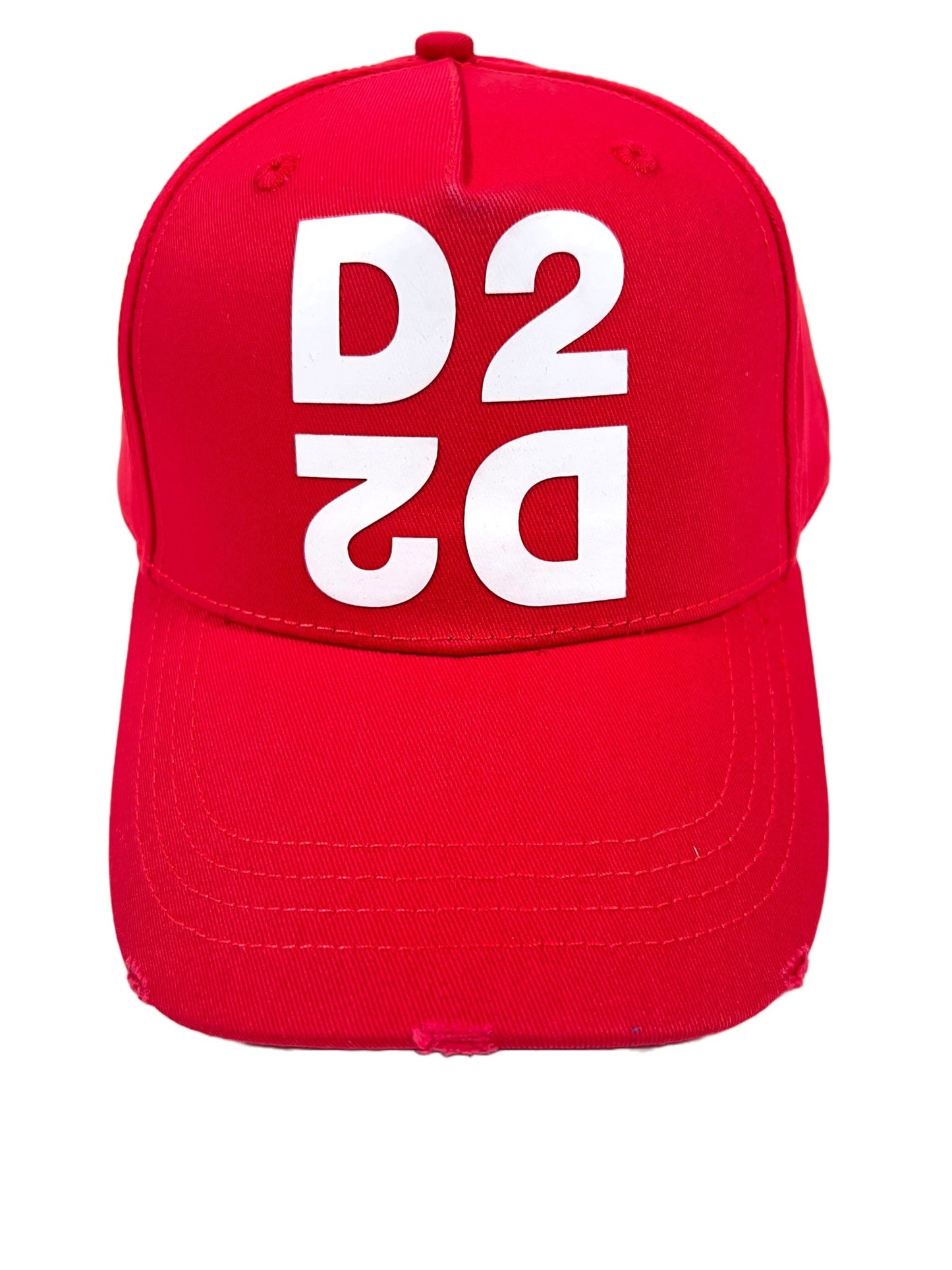 A red DSQUARED2 BCM0265 BASEBALL CAP GABARDINE-ROSSO with the word DSQUARED2 on it.