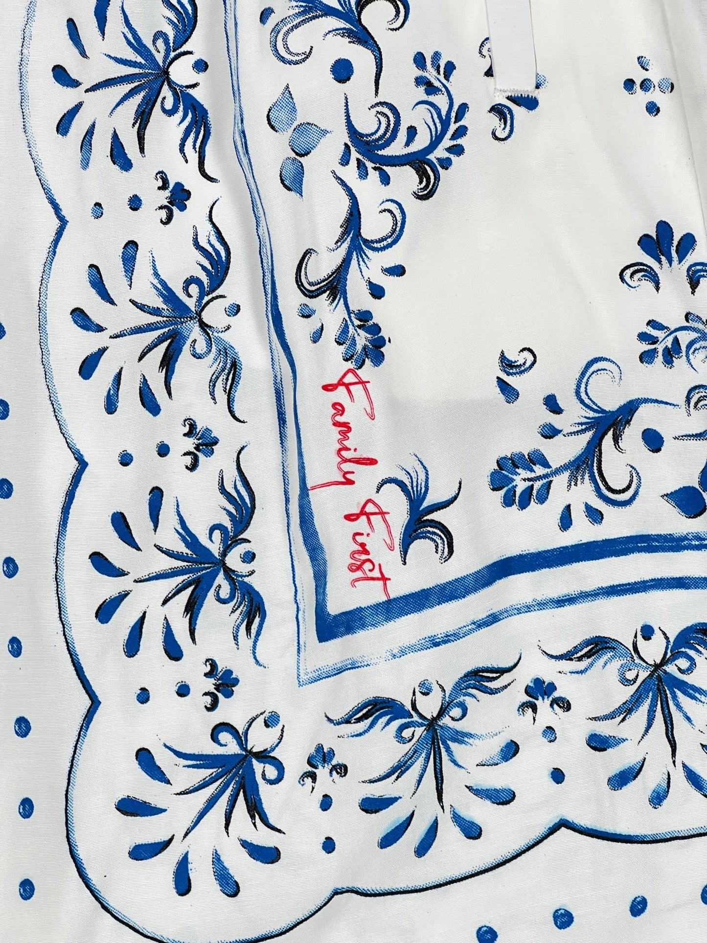 A FAMILY FIRST PSS2340 SHORT SICILY WHITE handkerchief with a floral pattern, made in Italy.