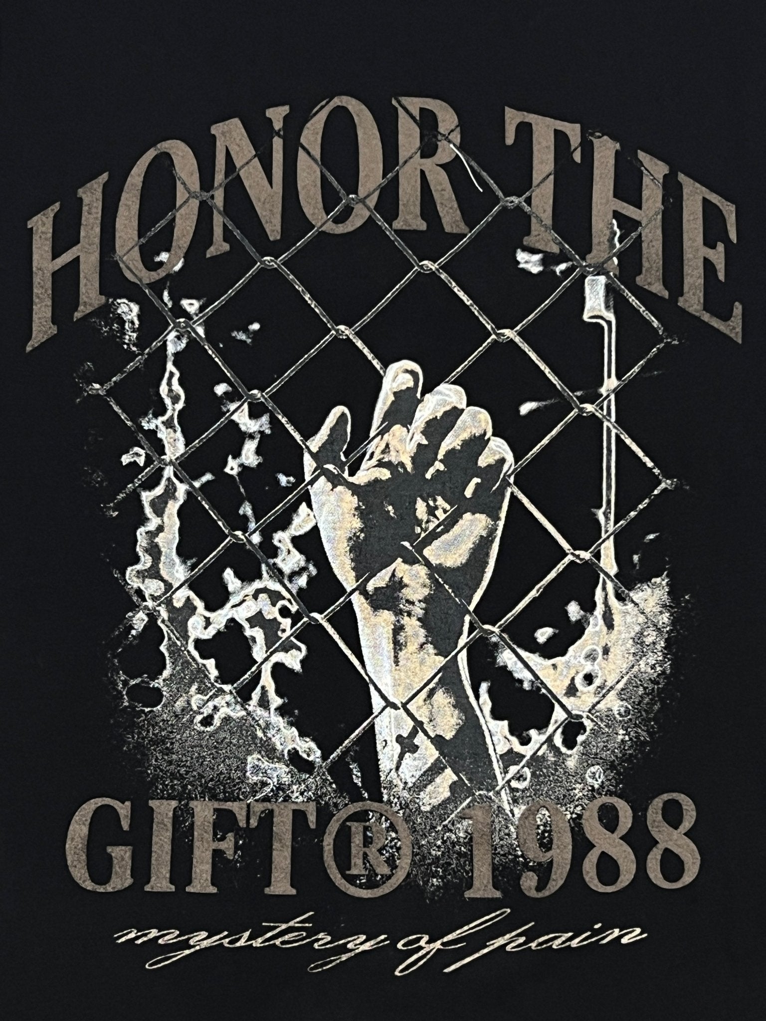 Probus HONOR THE GIFT MYSTERY OF PAIN TEE BLACK HONOR THE GIFT MYSTERY OF PAIN TEE BLACK S