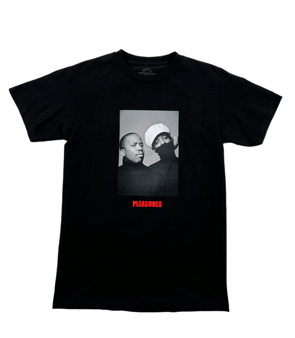 A PLEASURES black t-shirt with a picture of a man and a woman, illustrating the pleasures of vocabulary.