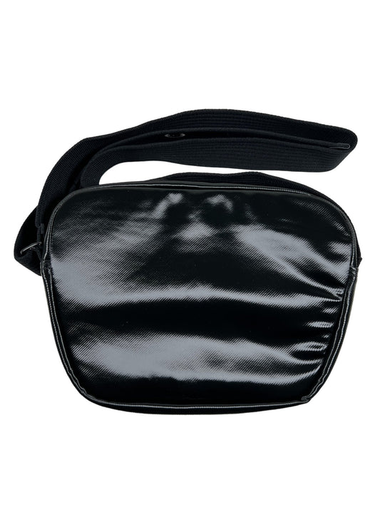 A ADIDAS x Y-3 IJ9901 Y-3 X BODY BAG BLACK with an adjustable shoulder strap on a white background.